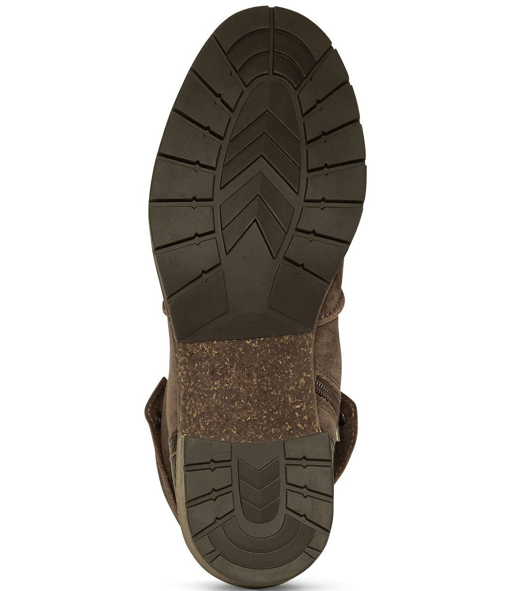 Brown Shoes Q673272