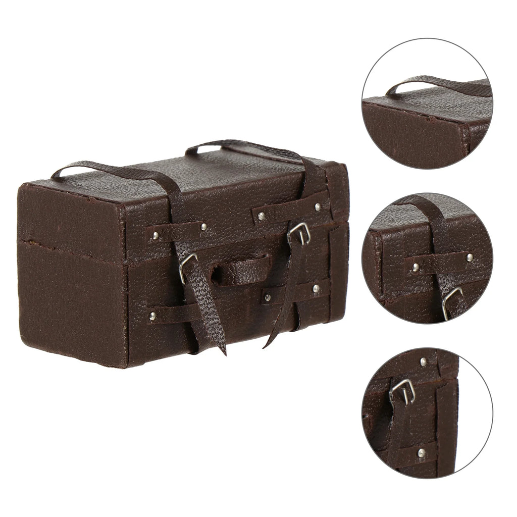 Miniature Wooden Dollhouse Trunk Q878862