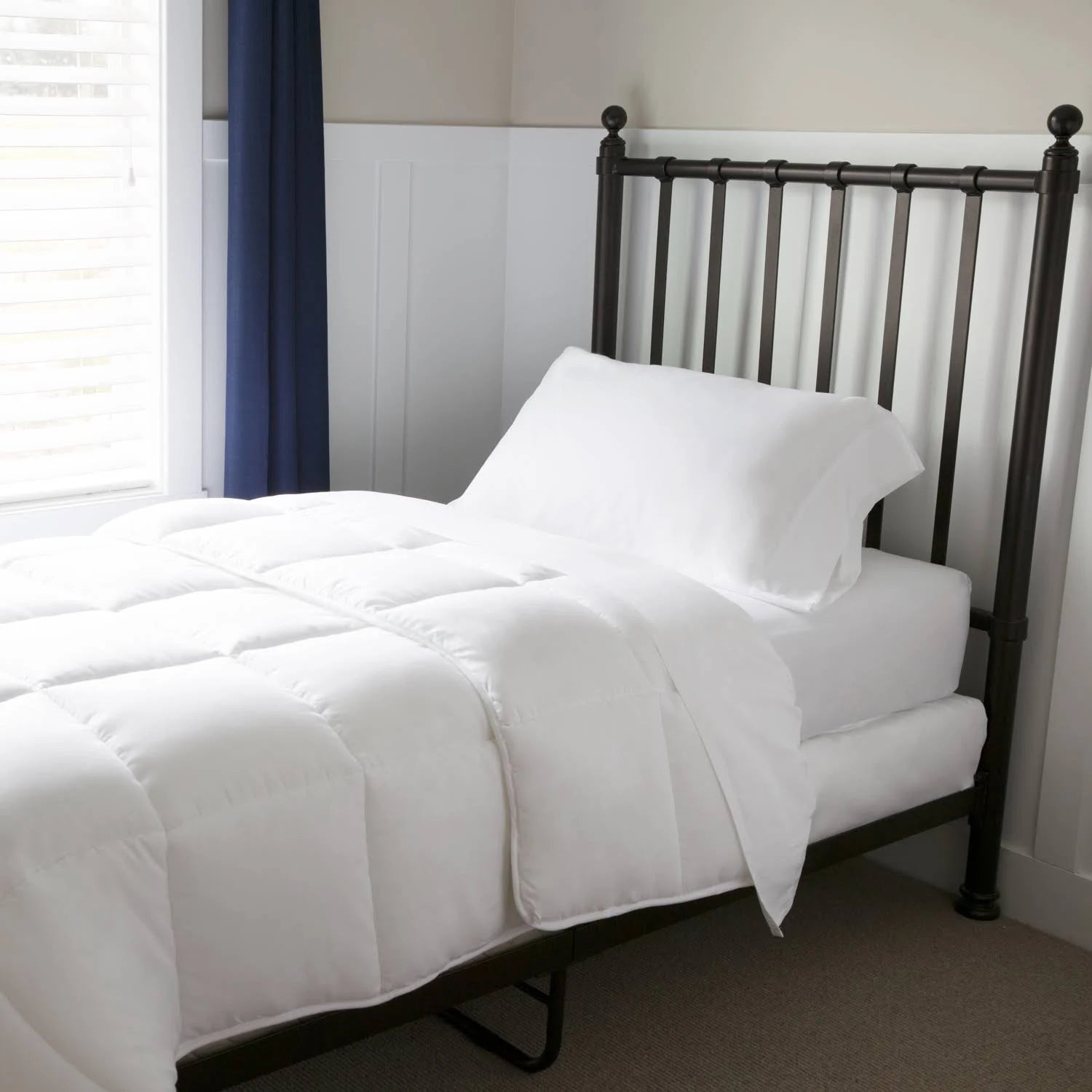 Split Cal King White Reversible Bed in A Bag K23553
