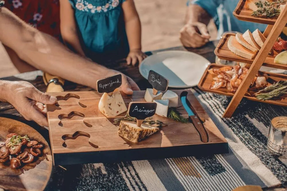 Acacia Cheese Board and Tools Set E3165