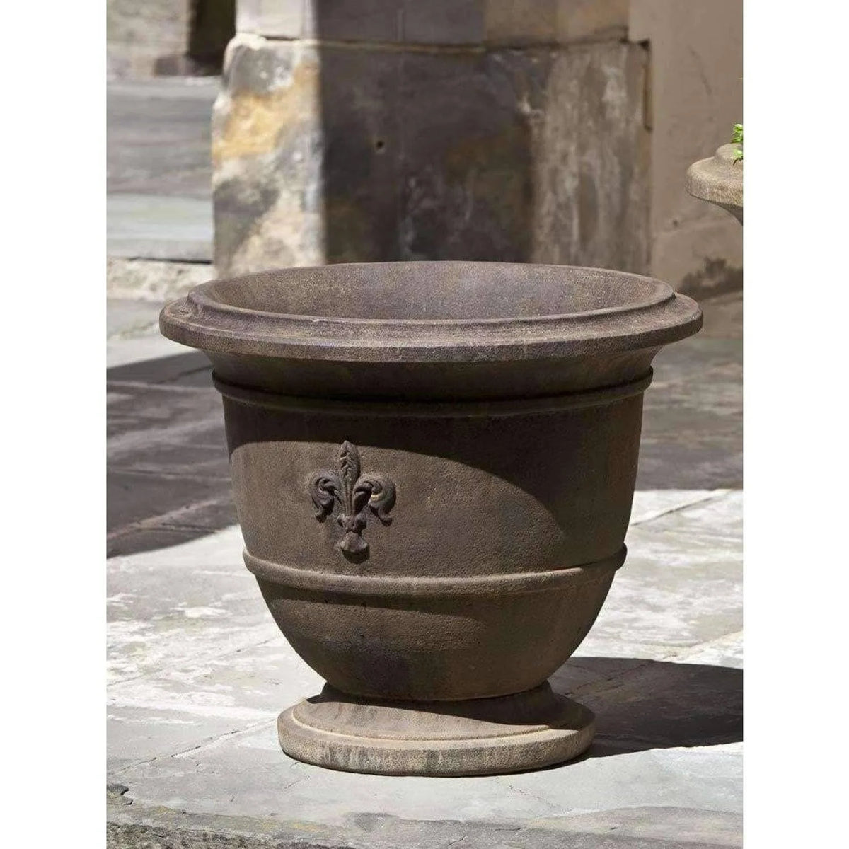 Ferro Rustico Nuovo Small Urn Y226