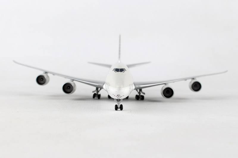 747-8F 1/400 Aircraft Model P607