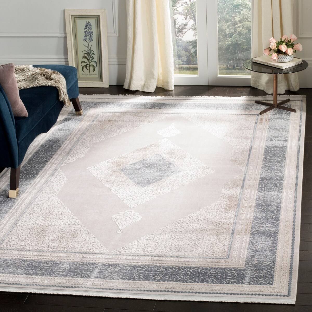 Beige / Grey 3' x 5' Area Rug I96063