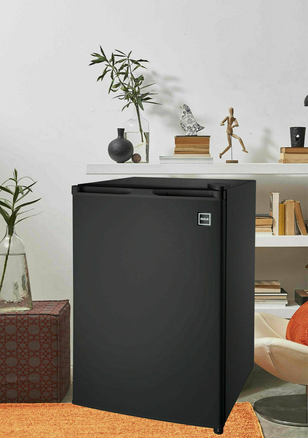 Black Compact Refrigerator Y85973