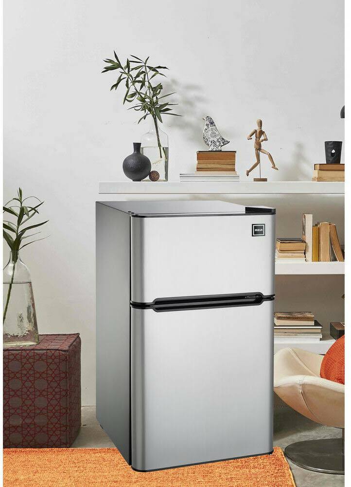 Black Compact Refrigerator Y85973